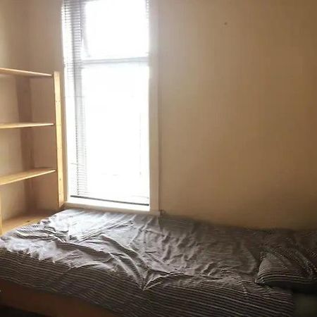 Single Room - Town & University Nearby, 24H Bus, Airport-Linked Манчестер Екстер'єр фото
