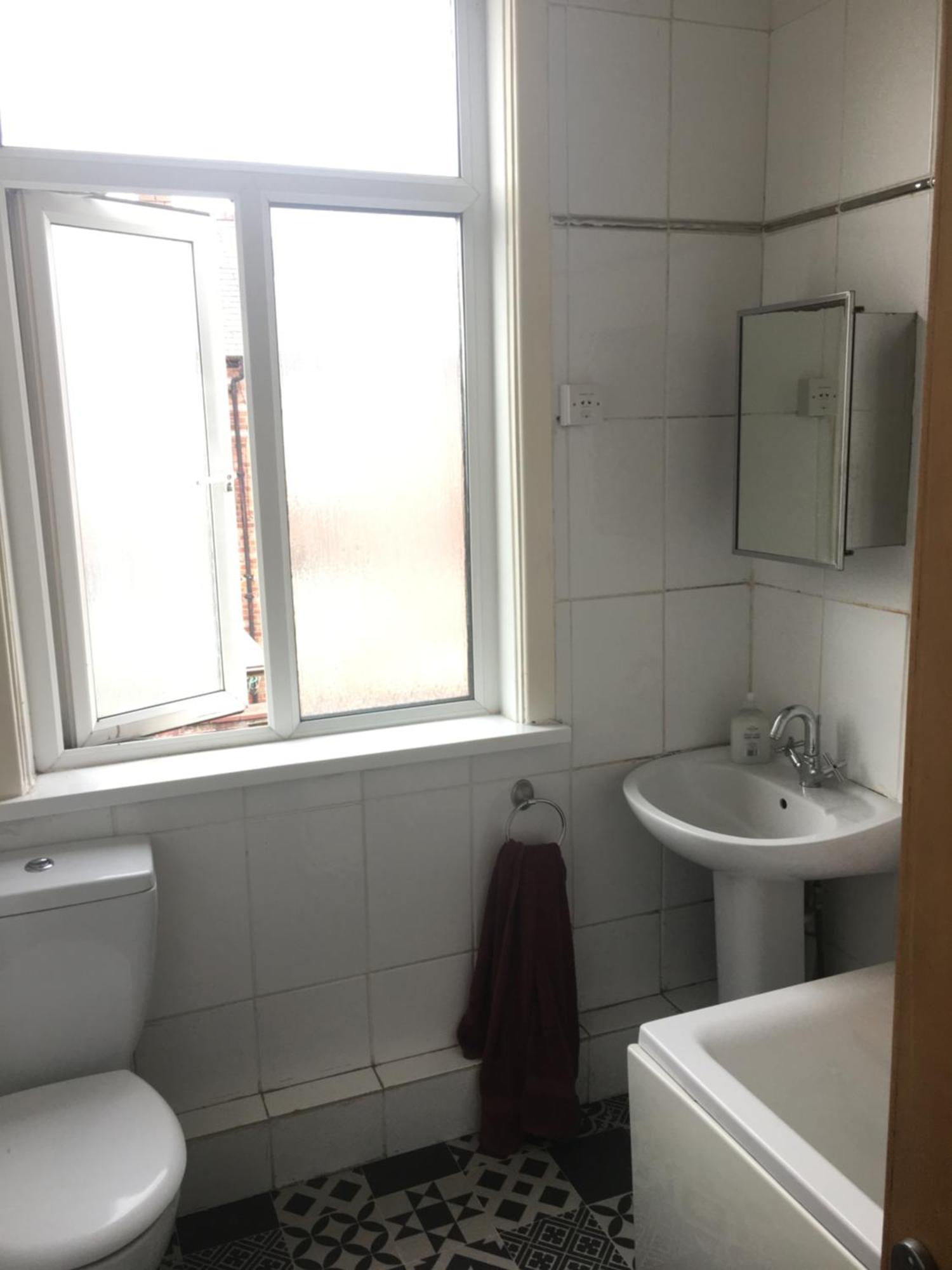 Single Room - Town & University Nearby, 24H Bus, Airport-Linked Манчестер Екстер'єр фото
